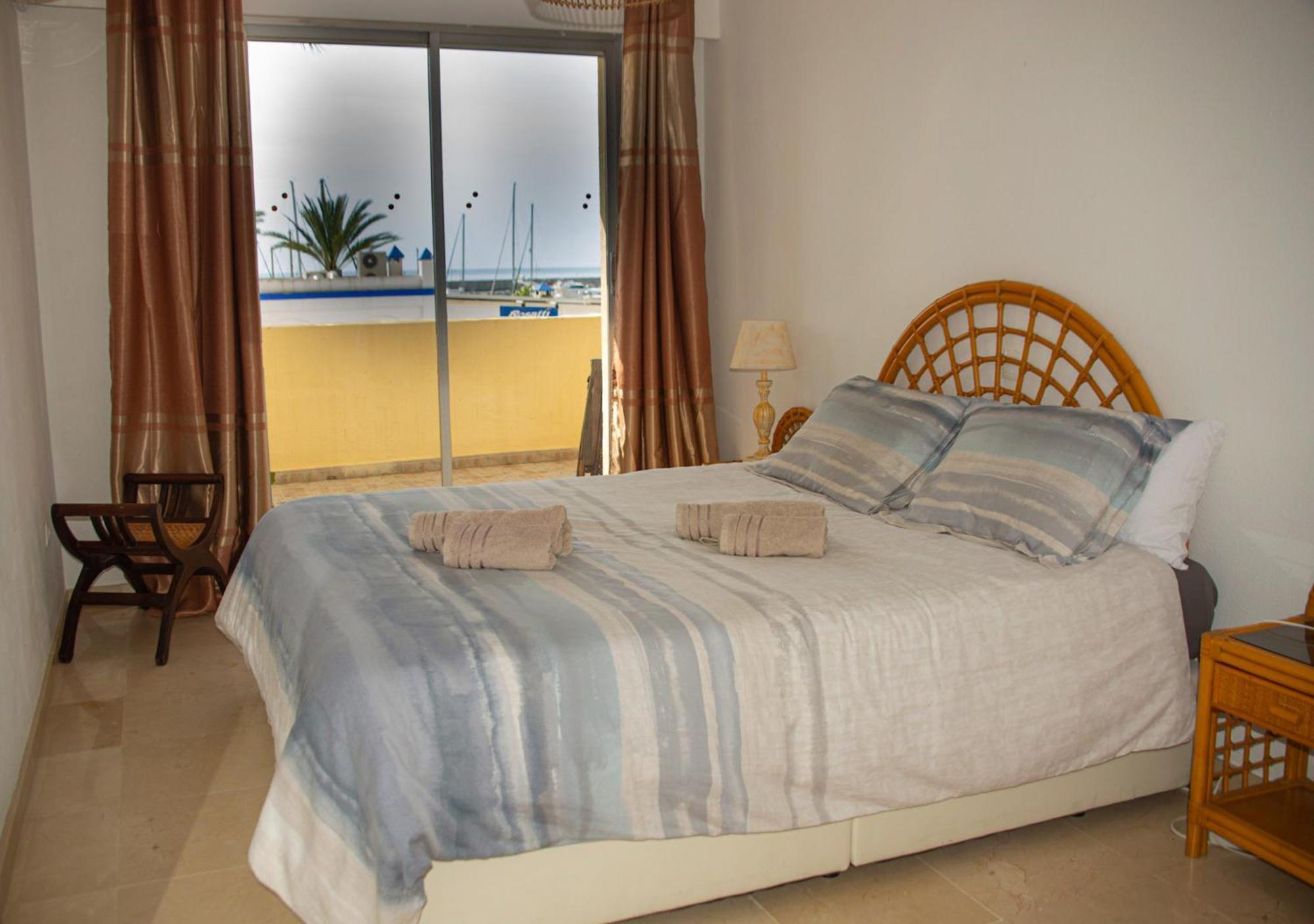 Appartement Palmeras Puerto Paraiso 埃斯特波纳 外观 照片